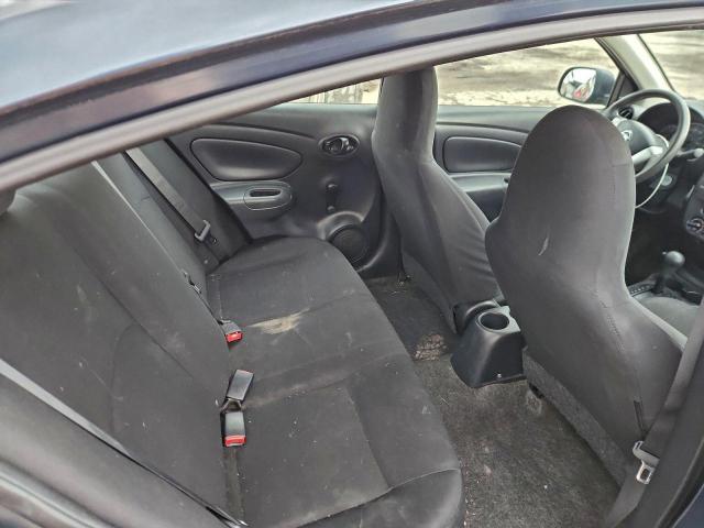 Nissan Versa S Image 6
