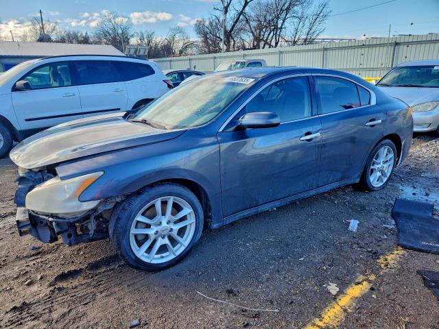  Salvage Nissan Maxima