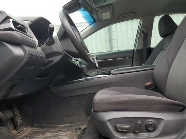 Toyota Camry L Image 7