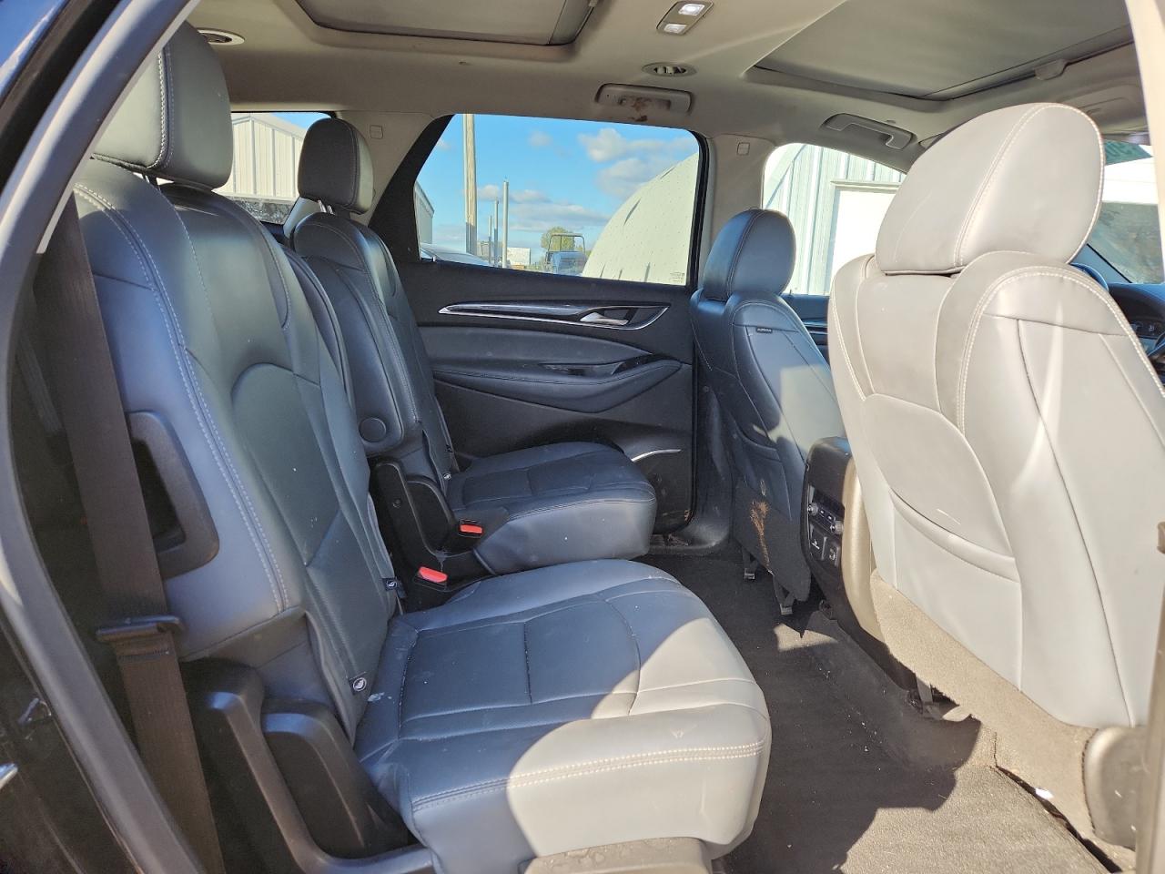 Buick Enclave Essence Image 6