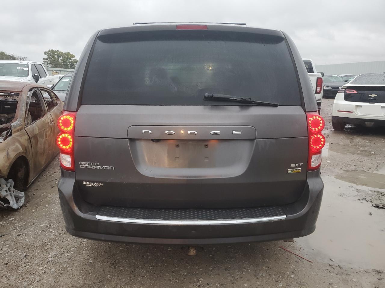 Dodge Caravan Sxt Image 3