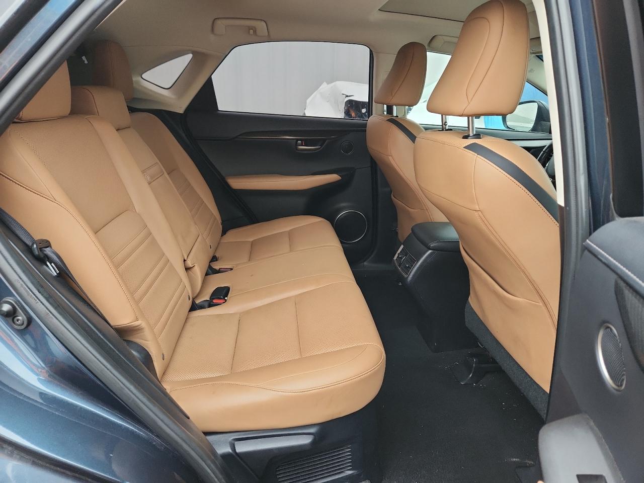 Lexus NX 200t Image 7