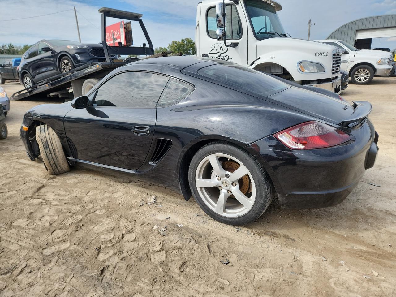 Porsche Cayman Image 6