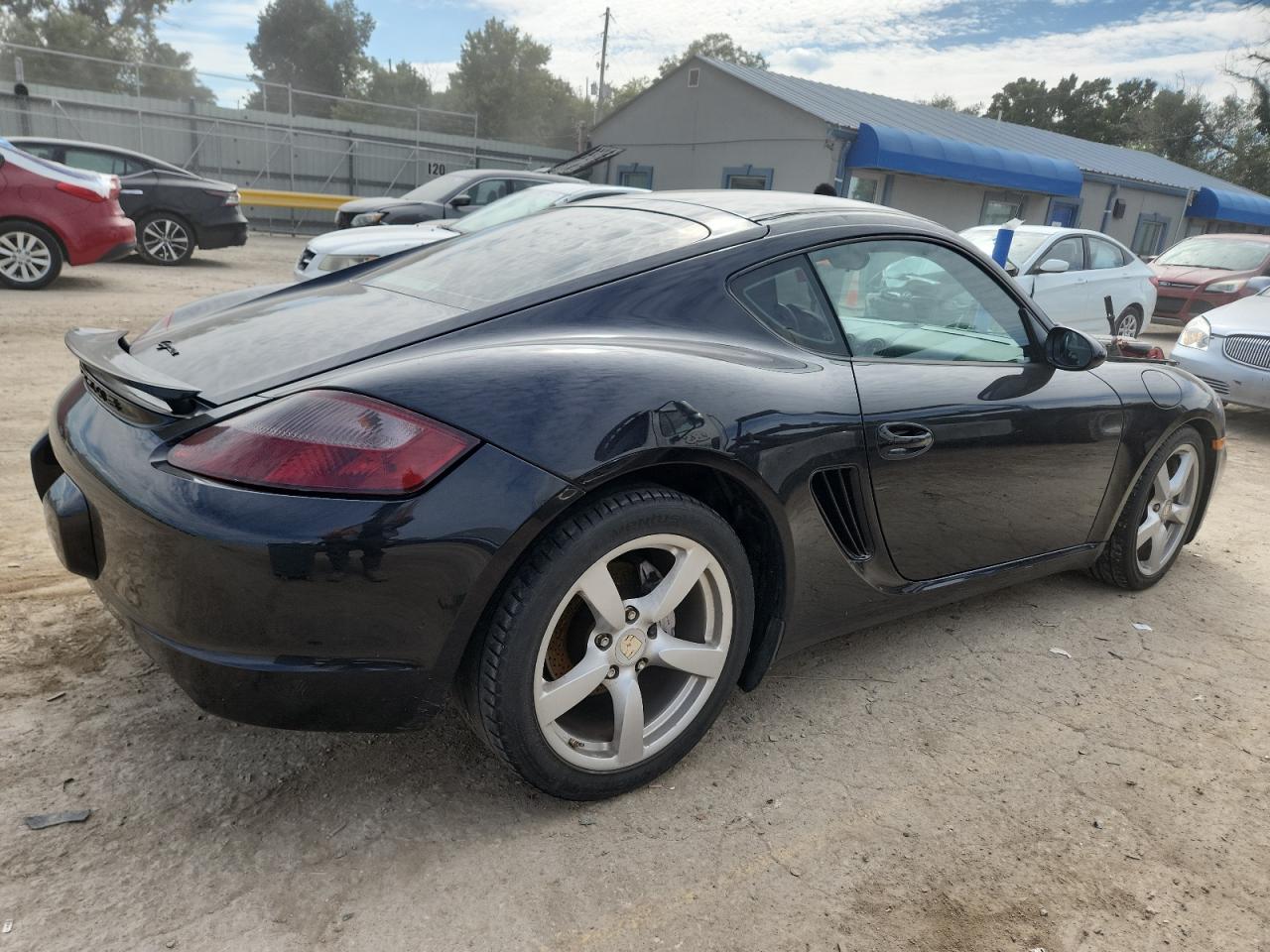Porsche Cayman Image 5