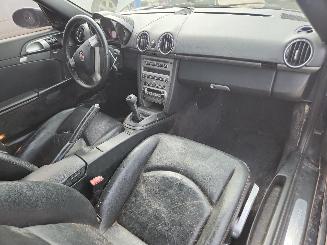 Porsche Cayman Image 8