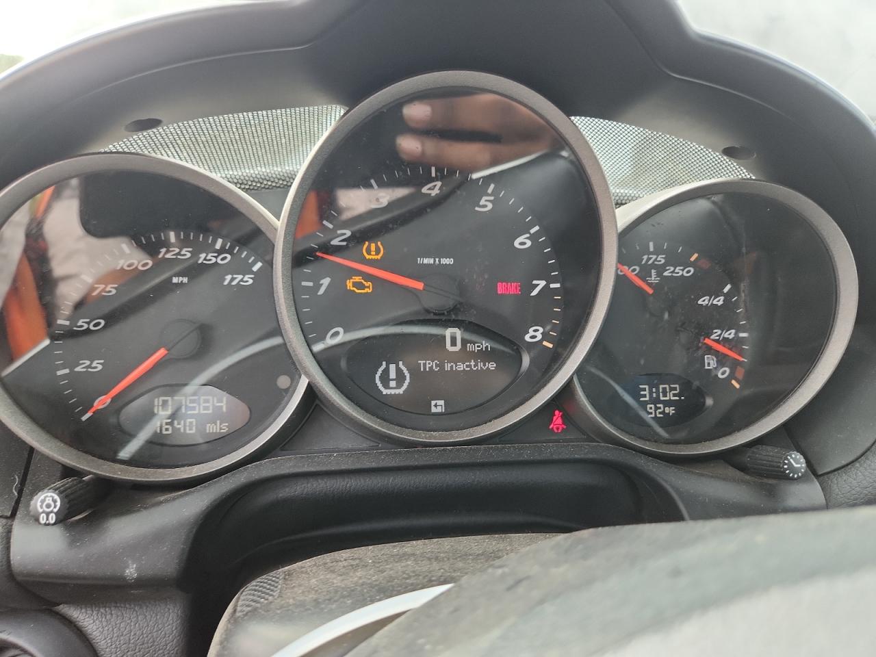 Porsche Cayman Image 9