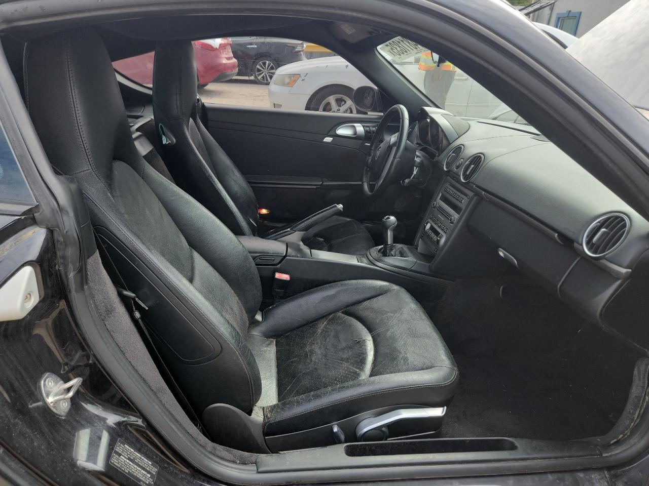 Porsche Cayman Image 7