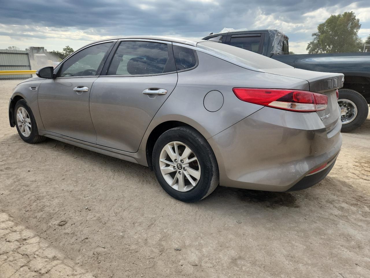 Kia Optima Lx Image 12