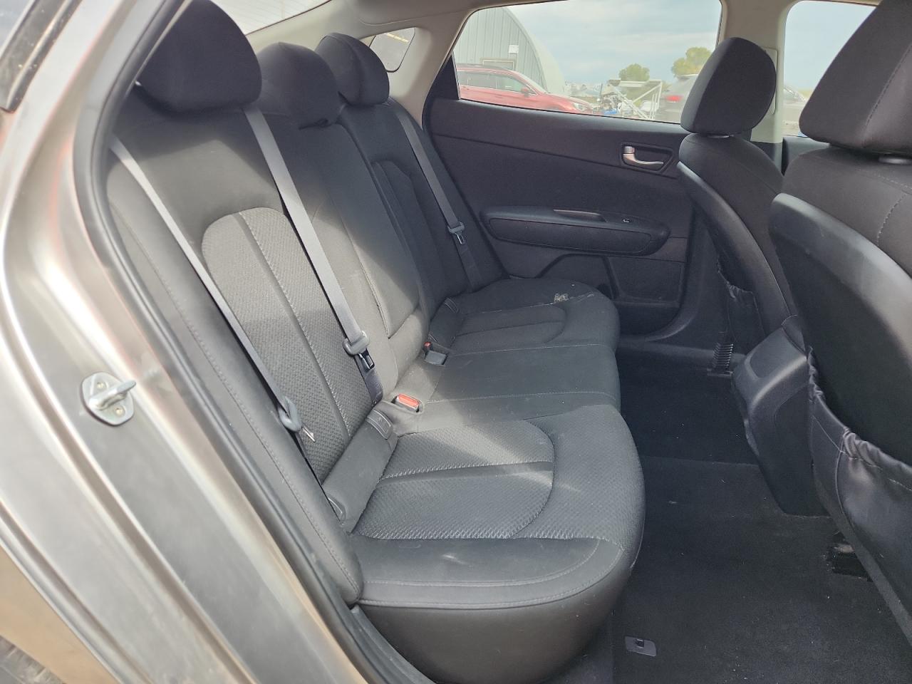 Kia Optima Lx Image 10