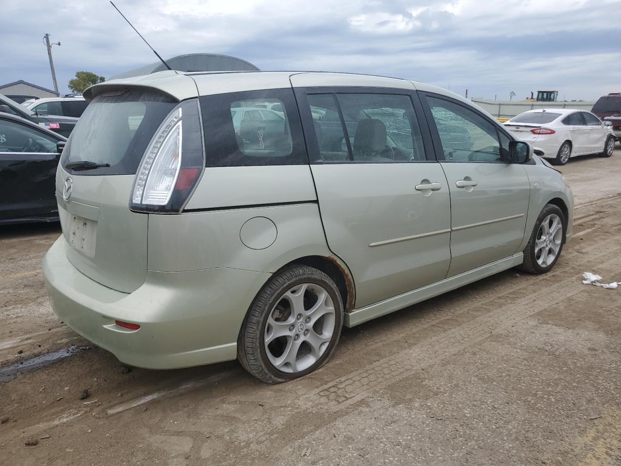 Mazda 5 Image 10