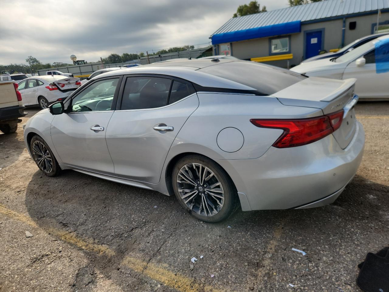 Nissan Maxima 3.5s Image 2