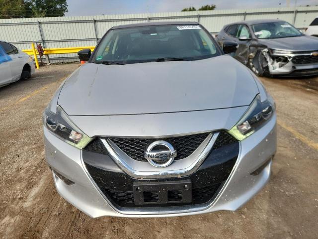 Nissan Maxima 3.5s Image 10