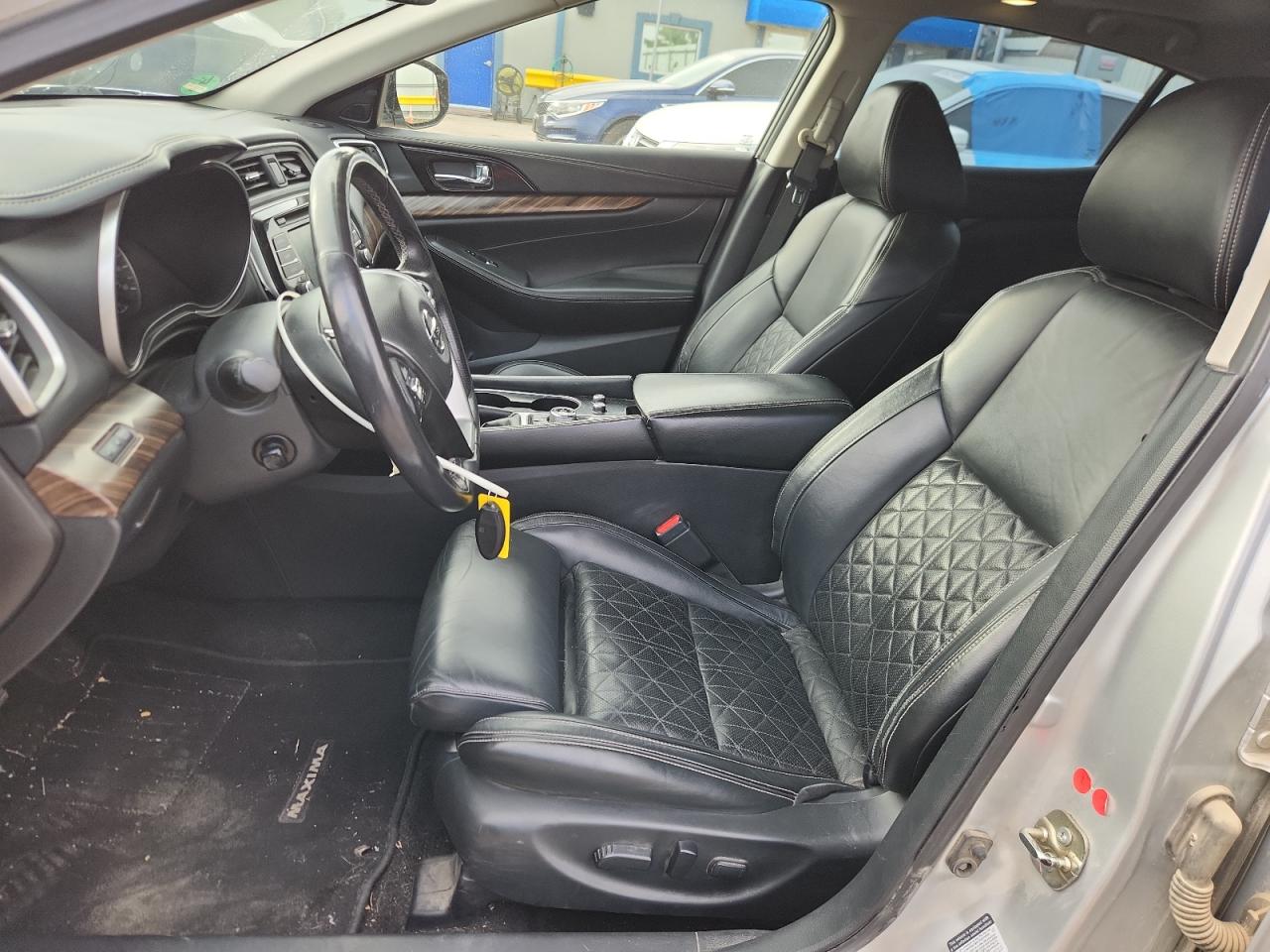 Nissan Maxima 3.5s Image 9