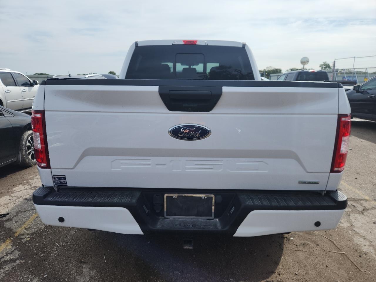 Ford F-150 Supercrew Image 4