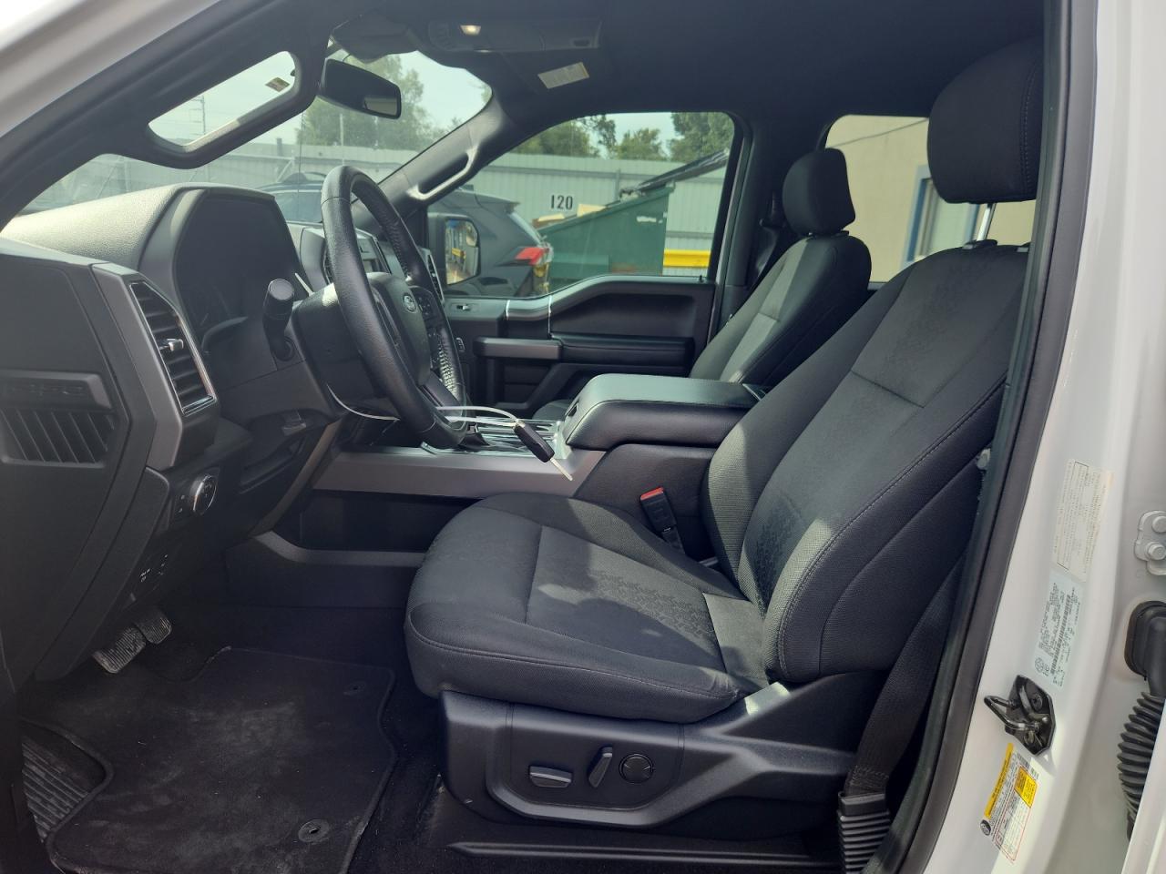 Ford F-150 Supercrew Image 5