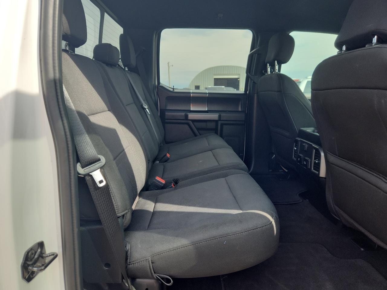 Ford F-150 Supercrew Image 11