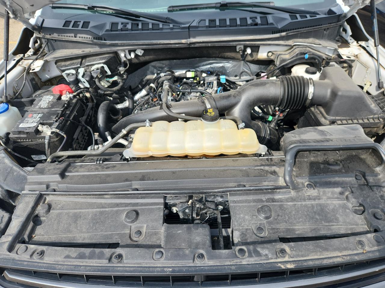 Ford F-150 Supercrew Image 8